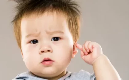 Comment nettoyer les oreilles de bébé